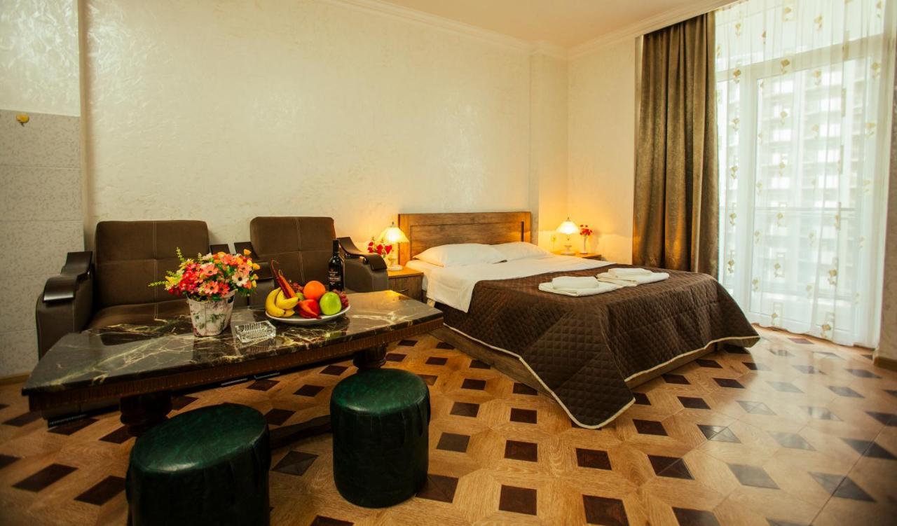 Royal Apartments Batum Dış mekan fotoğraf