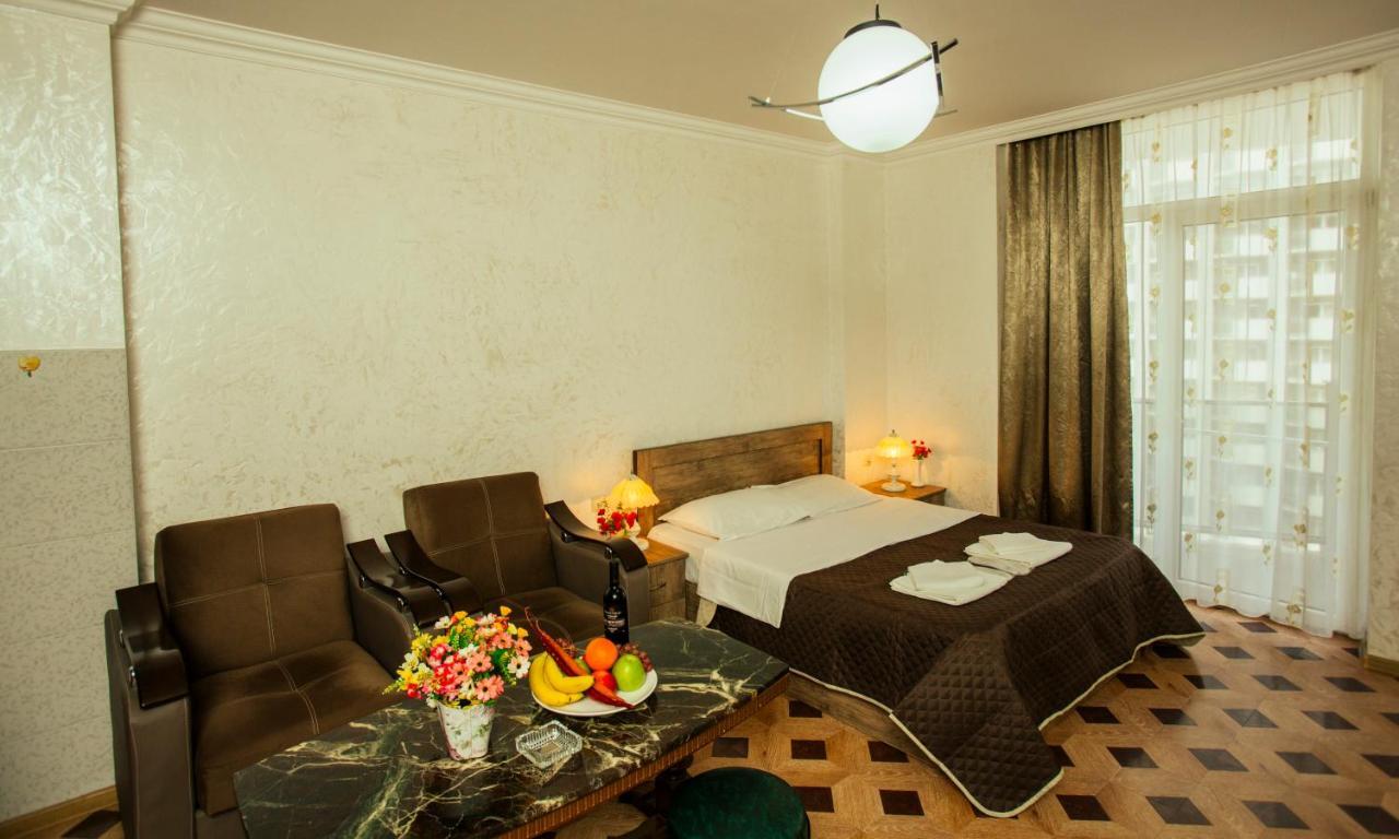 Royal Apartments Batum Dış mekan fotoğraf
