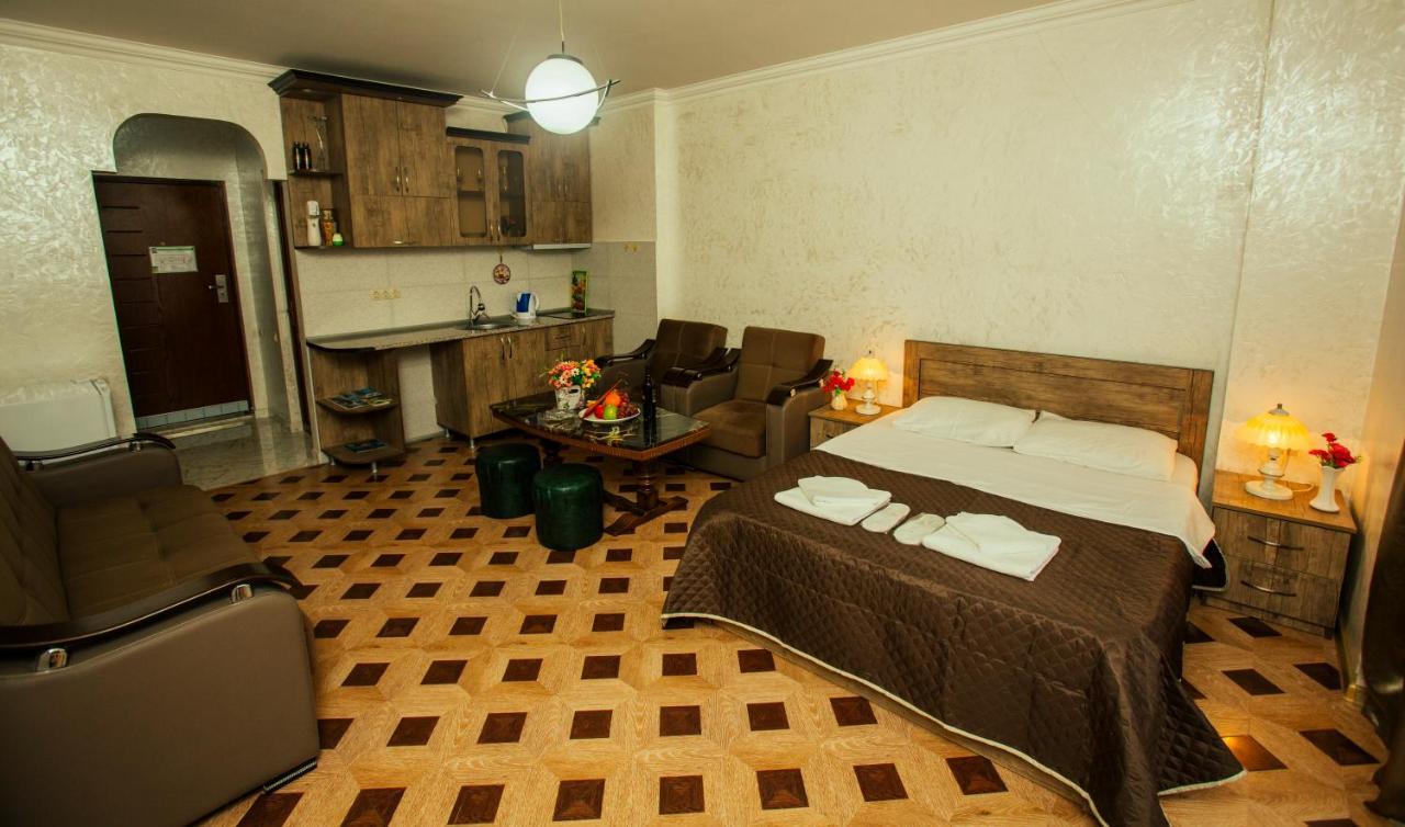 Royal Apartments Batum Dış mekan fotoğraf